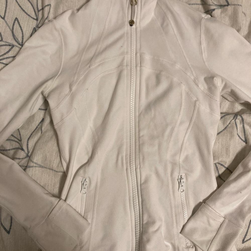 Lululemon Define Jacket 
Luon